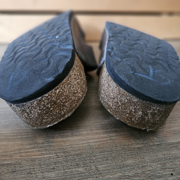 Birkenstock gray brown leather slippers slides sandals - Picture 12 of 16